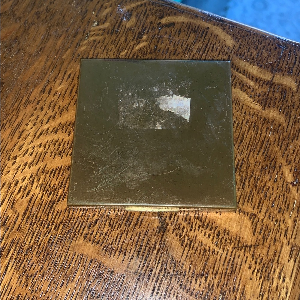 Vintage 1950’s Elgin American Powder Compact- Rose Pattern - Picture 6 of 9